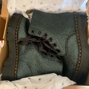 BRAND NEW DR. MARTEN MOLLY PLATFORM